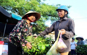 Thơ tiếng Nghệ: Chợ quê