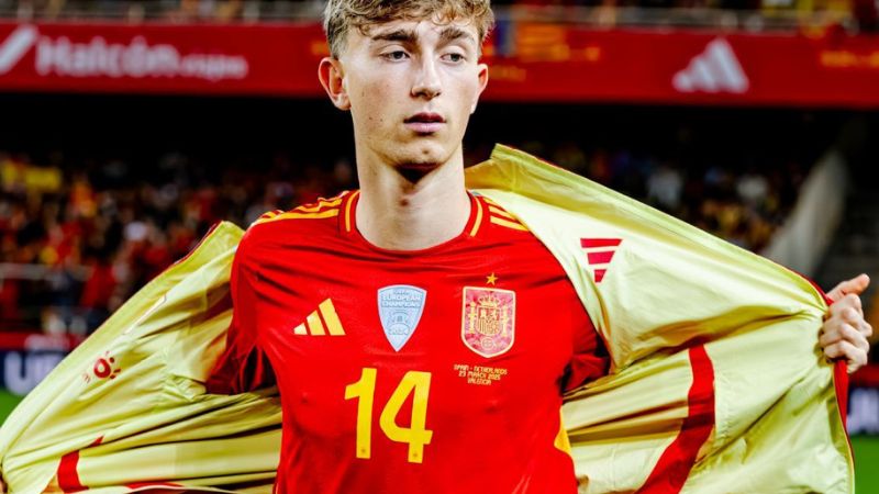 Dean Huijsen - ngôi sao trẻ bóng đá Tây Ban Nha